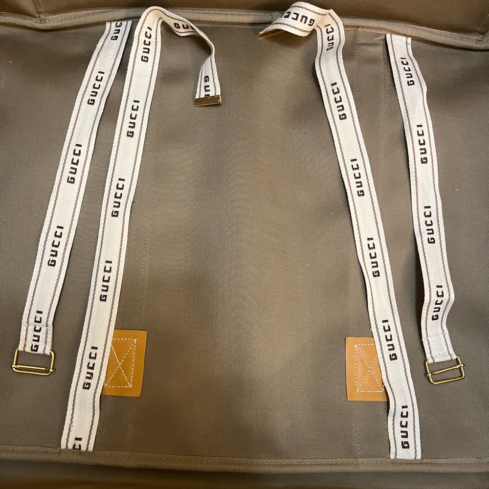 Gucci Monogram Travel Bag with Green and Red Straps - Picture 16 of 16
